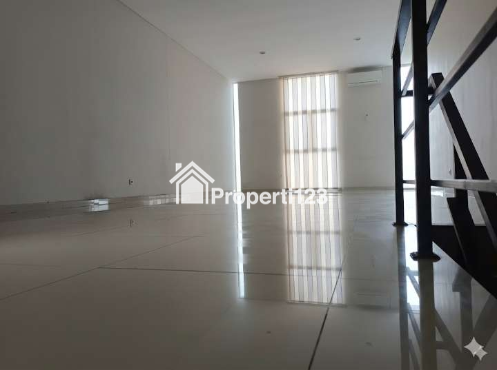 [CUMA 1 UNIT!] JUAL RUGI KANTOR & GUDANG MODERN GUNUNG BATU - 5 MENIT KE TOL PASTEUR! - 5