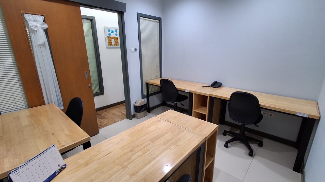 SERVICED OFFICE UNTUK 4 ORANG SESUAI ZONA RDTR - 1