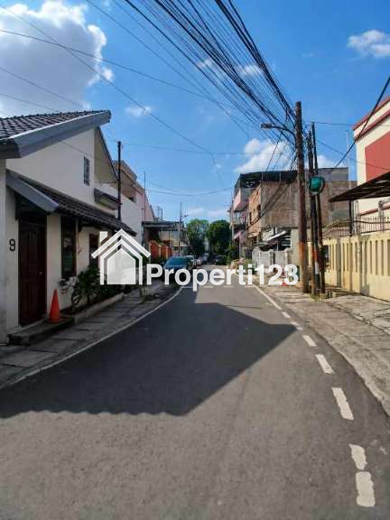 Rumah hook terawat di Salemba Tengah Jakarta Pusat - 4