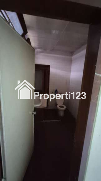 Rumah second strategis pinggir jalan di Salemba Tengah Jak Pus - 7