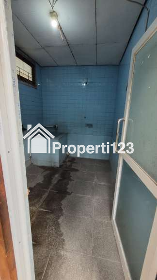 Rumah second strategis pinggir jalan di Salemba Tengah Jak Pus - 9