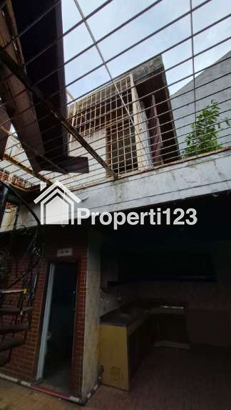 Rumah second strategis pinggir jalan di Salemba Tengah Jak Pus - 8