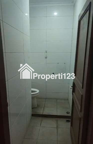 Rumah Modern Classic 4 Kamar Tidur 2 Kamar Mandi Carport Lokasi Premium Dekat Berbagai Tujuan Wisata Belanja Kuliner dan Hiburan di Sayap Jalan Riau Martadinata Bandung - 14