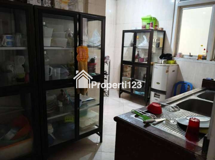 Dijual Murah Rumah Siap Huni Semi Furnished Lokasi Perumahan Manyar Surabaya - 4