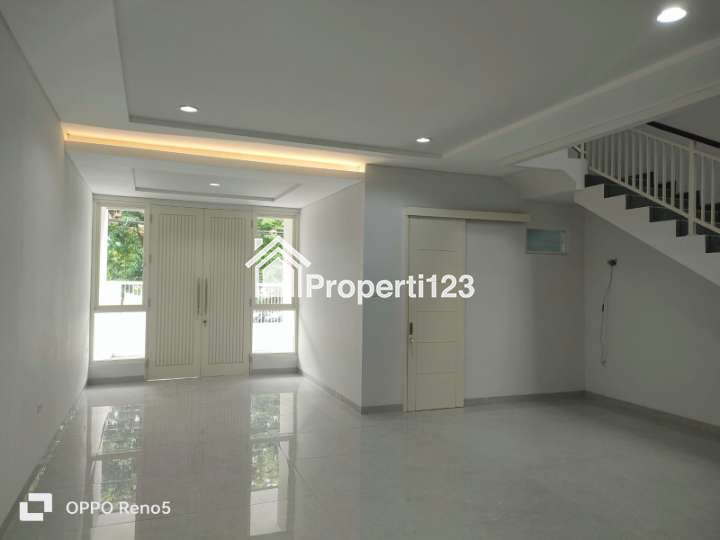 Rumah Baru Grees Siap Huni Lokasi Perumahan Manyar Sukolilo Surabaya - 5