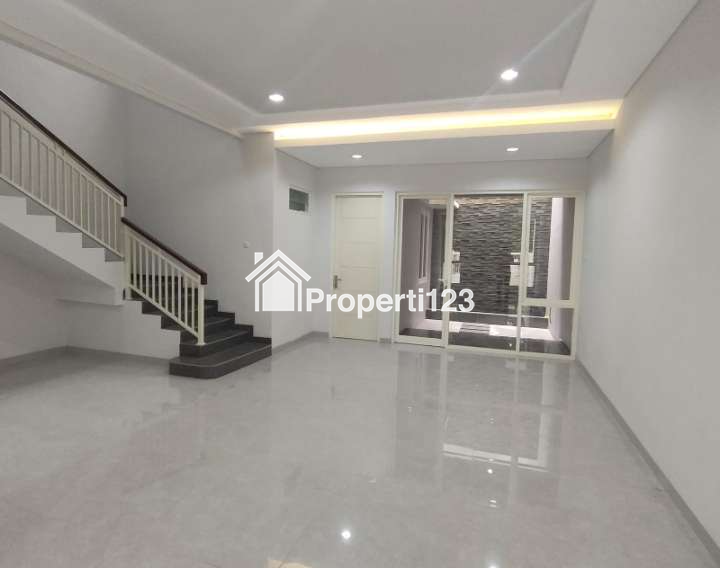 Rumah Baru Grees Siap Huni Lokasi Perumahan Manyar Sukolilo Surabaya - 3