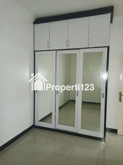 DIJUAL RUMAH 2 LANTAI SIAP HUNI - 7