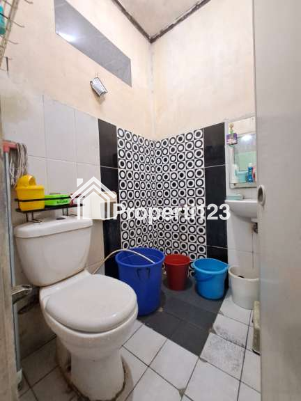 Rumah second strategis di Limo Depok - 5
