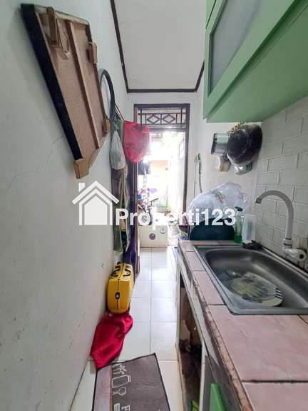 Rumah second strategis di Limo Depok - 3