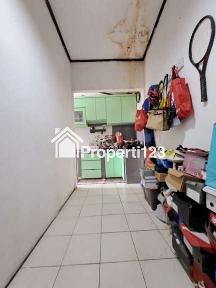 Rumah second strategis di Limo Depok - 4