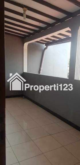 Rumah second 2 lantai dalam perumahan di Tanah Baru Beji Depok - 6
