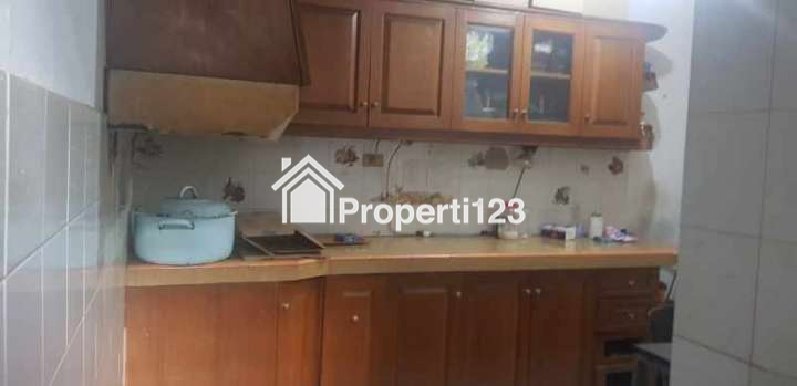 Rumah second 2 lantai dalam perumahan di Tanah Baru Beji Depok - 12