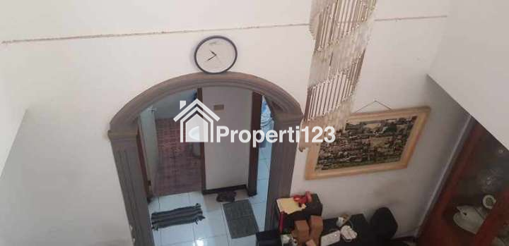 Rumah second 2 lantai dalam perumahan di Tanah Baru Beji Depok - 5