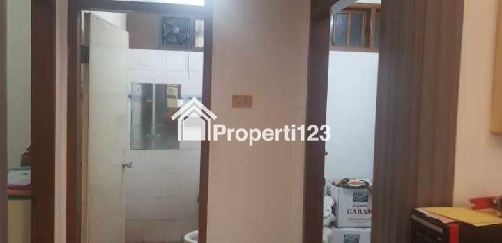 Rumah second 2 lantai dalam perumahan di Tanah Baru Beji Depok - 11