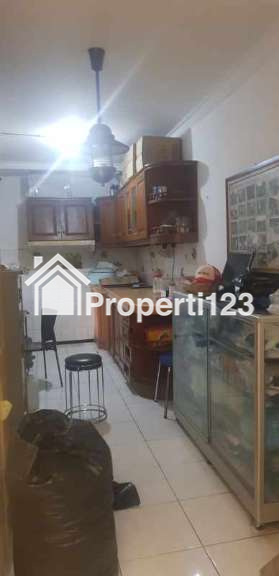 Rumah second 2 lantai dalam perumahan di Tanah Baru Beji Depok - 10
