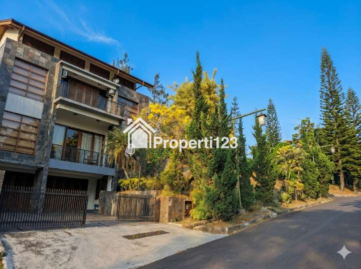 JUAL RUGI! RUMAH MEWAH DAGO RESORT - VIEW HUTAN PINUS, HARGA NEGO SAMPAI JADI! - 9