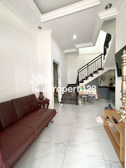 Dijual Rumah Second American Classic di Ceger Cipayung Jakarta Timur - 4