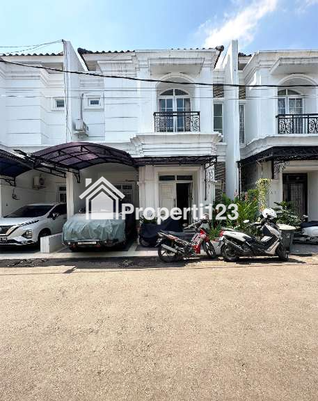 Dijual Rumah Second American Classic di Ceger Cipayung Jakarta Timur - 2