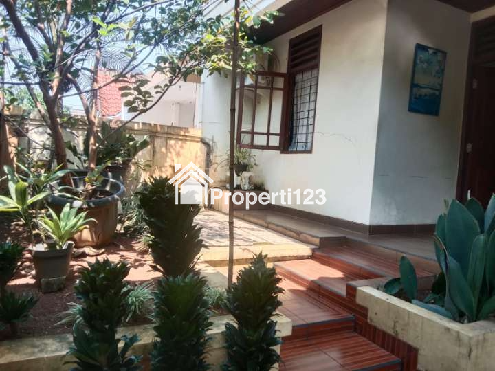 Rumah second 2 lantai murah siap huni dimampang depok - 2