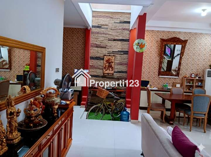 RUMAH IMPIAN 2.5 LANTAI DI BANDUNG – FULL FURNISHED, POSISI HOOK, DIJUAL DI BAWAH PASAR! - 8