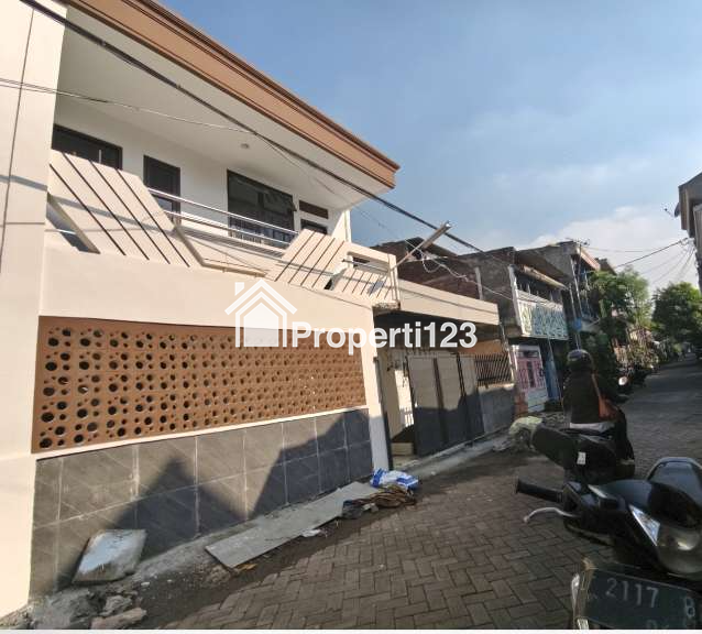 Dijual Murah Rumah Kos 11 Kamar Full Renovasi Di Nginden Surabaya Timur - 1