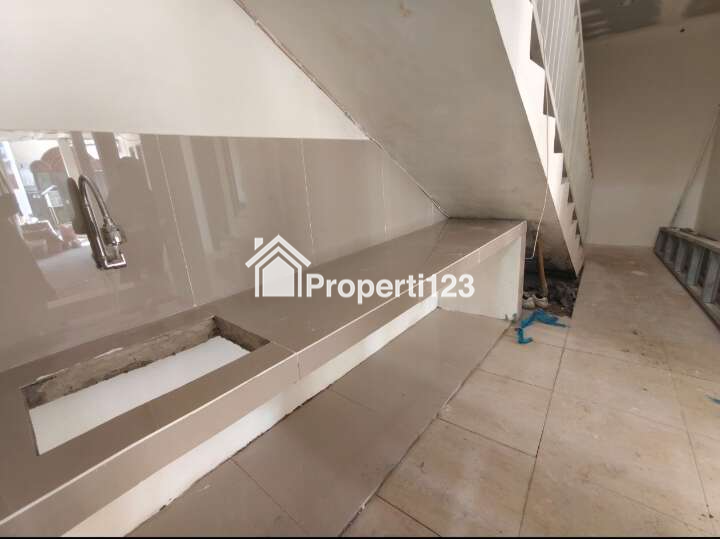 Dijual Murah Rumah Kos 11 Kamar Full Renovasi Di Nginden Surabaya Timur - 10