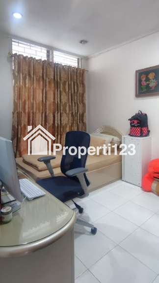 Rumah Strategis Jalan Cempaka Putih Tengah Jakarta Pusat - 9