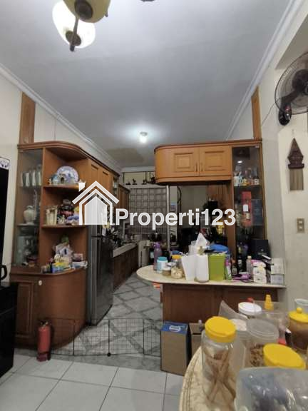 Rumah Hoek Strategis Jalan Kartini Sawah Besar Jakarta Pusat - 5