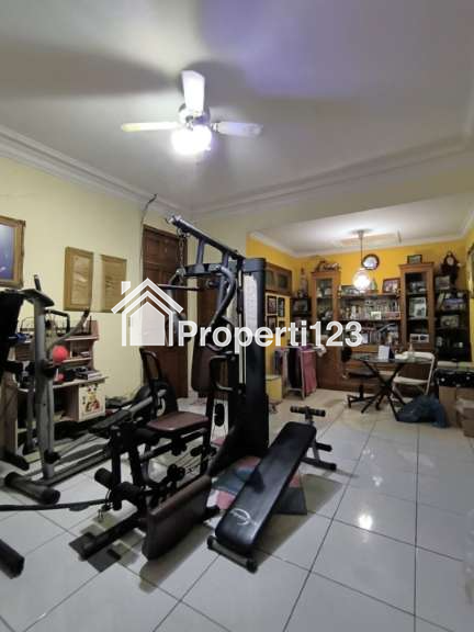 Rumah Hoek Strategis Jalan Kartini Sawah Besar Jakarta Pusat - 6