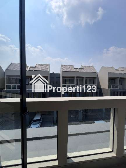Dijual Ruko Del Rey Jl. Lkr. Botanika Utara, BSD, Tangerang - 2