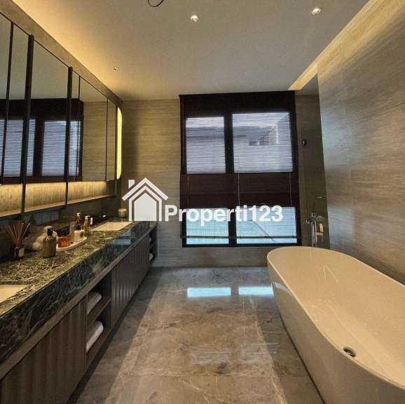 Dijual Rumah Mewah di Cluster Layton, Nava Park BSD City - 11
