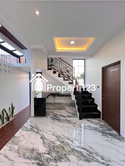 Dijual Rumah 3 Lantai di Beji Depok dekat Jagakarsa bisa KPR - 4