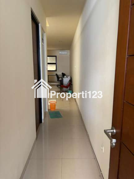 Dijual Rumah di Jl. Penyelesaian Tomang, Kelurahan Meruya Utara, Kecamatan Kembangan, Jakarta Barat - 2