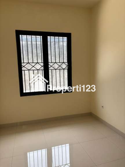 Dijual Rumah di Jl. Penyelesaian Tomang, Kelurahan Meruya Utara, Kecamatan Kembangan, Jakarta Barat - 7