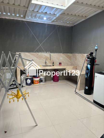 Dijual Rumah di Jl. Penyelesaian Tomang, Kelurahan Meruya Utara, Kecamatan Kembangan, Jakarta Barat - 4