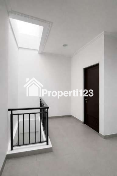 Dijual RUKAN MARINA BAY type Amsterdam di Jl. Jendral Sudirman, PIK 2 - 5