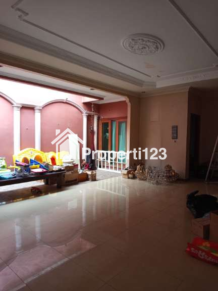 Rumah Second Strategis di Area Berkembang Gedong Jakarta Timur - 3