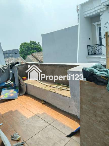 Rumah cluster 2 lantai ada pool di Tanah Baru Depok - 5