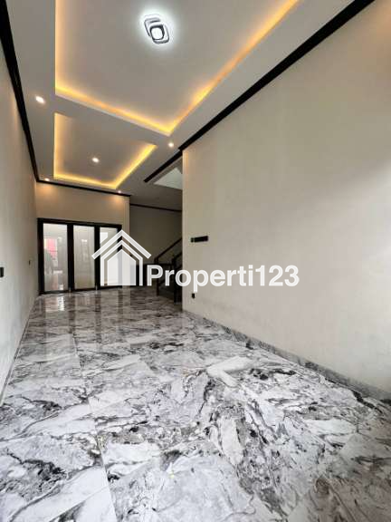 Dijual Rumah 2,5lantai di Cinere BU harga di bawah pasaran - 3