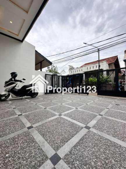 Dijual Rumah 2,5lantai di Cinere BU harga di bawah pasaran - 2