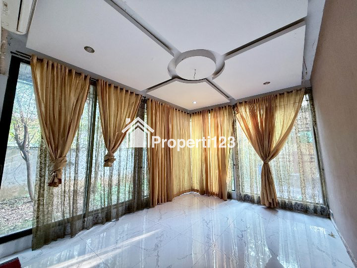 Dijual Rumah Ada Kolam Renang di Harapan Baru Regency Kota Bekasi - 6