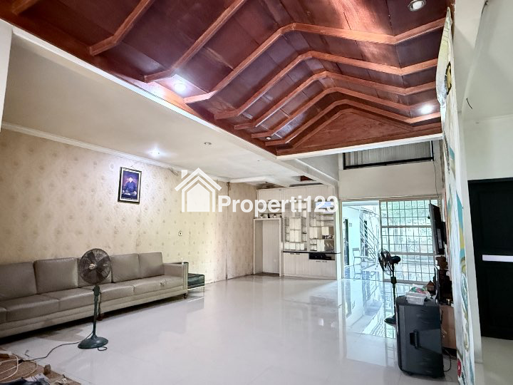 Dijual Rumah Ada Kolam Renang di Harapan Baru Regency Kota Bekasi - 8