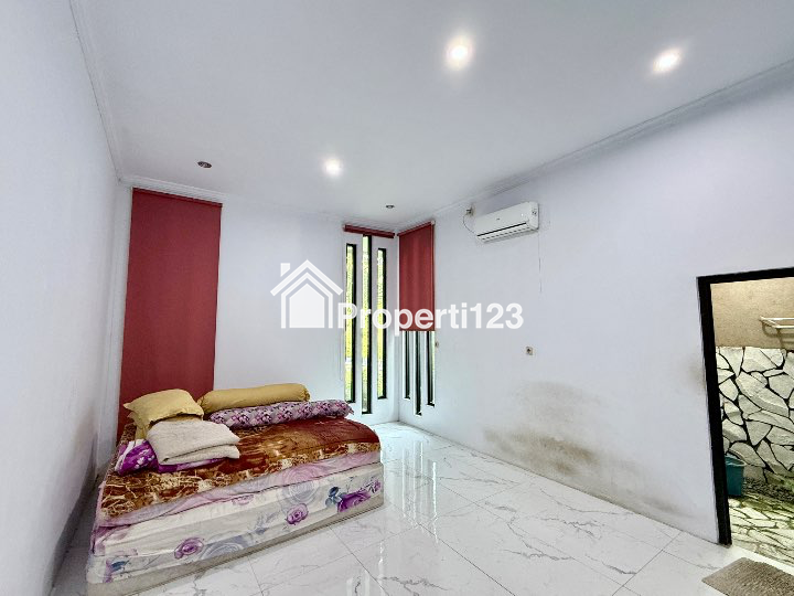 Dijual Rumah Ada Kolam Renang di Harapan Baru Regency Kota Bekasi - 5