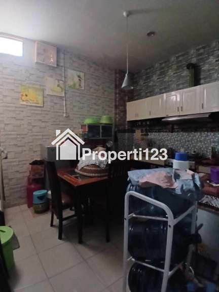 Rumah second terawat dalam perumahan Kav UI Barat Tanah Baru Depok - 10