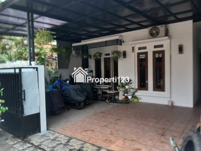 Rumah second terawat dalam perumahan Kav UI Barat Tanah Baru Depok - 2