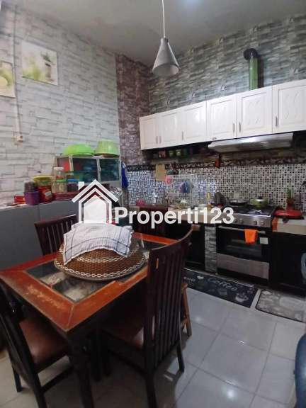 Rumah second terawat dalam perumahan Kav UI Barat Tanah Baru Depok - 12