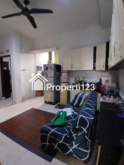 Rumah second terawat dalam perumahan Kav UI Barat Tanah Baru Depok - 6