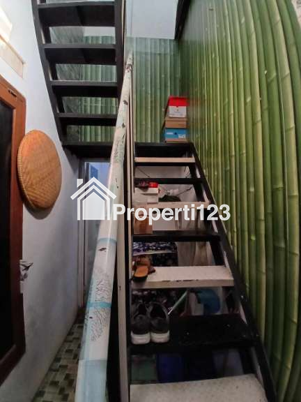 Rumah second terawat dalam perumahan Kav UI Barat Tanah Baru Depok - 11