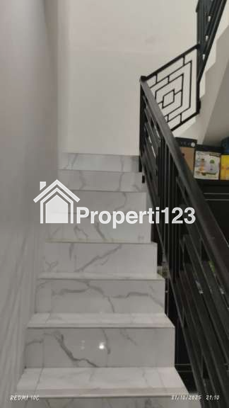 rumah minimalis 2 lantai lokasi strategis bebas banjir dibekasi - 6