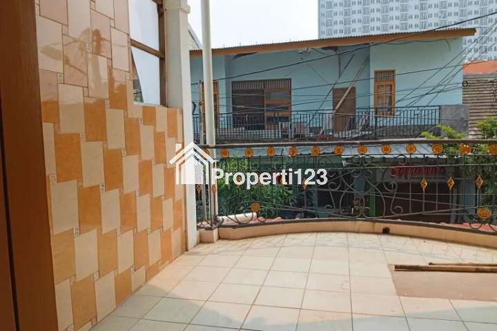 RUMAH 2 LANTAI STRATEGIS & BEBAS BANJIR DI HARAPAN BARU, BEKASI UTARA - 11